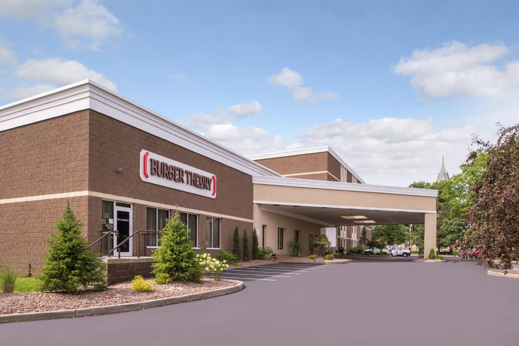 Holiday Inn Auburn-Finger Lakes Region By Ihg Exterior photo